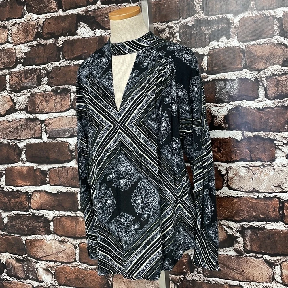 Free People Tunic Womens Small S Black Blouse Keyhole Long Sleeve Geometric